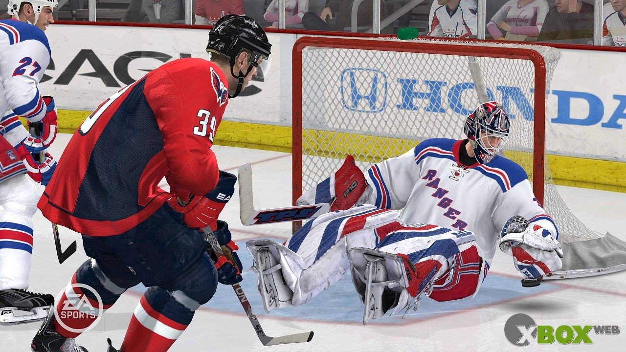 1247680035_nhl10_newgp_goaliesaves02_pb.jpg